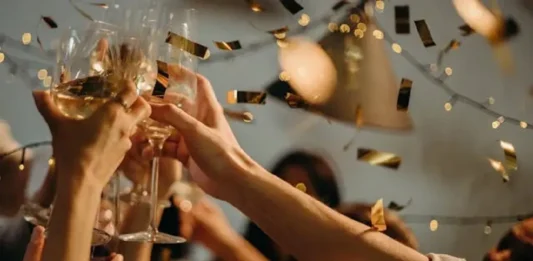 2025: el año en que Soluciones para la Diabetes escuchó más que nunca Un brindis con todas las manos alzadas