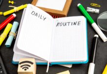 Un cuaderno abierto para escribir las rutinas del día