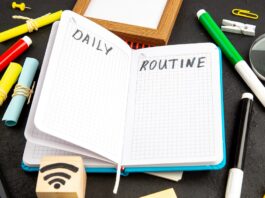 Un cuaderno abierto para escribir las rutinas del día