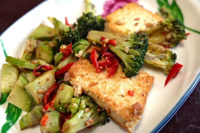 Tofu con vegetales