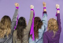 amigas en el Día Internacional de la Mujer