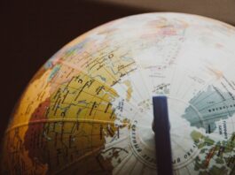 Una bola del mundo que muestra la Diabetes en el mundo
