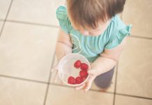 Se deben de realizar dietas muy parecidas a la de un niño sin diabetes