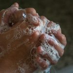 ntes del análisis debes lavarte las manos con agua tibia y jabón