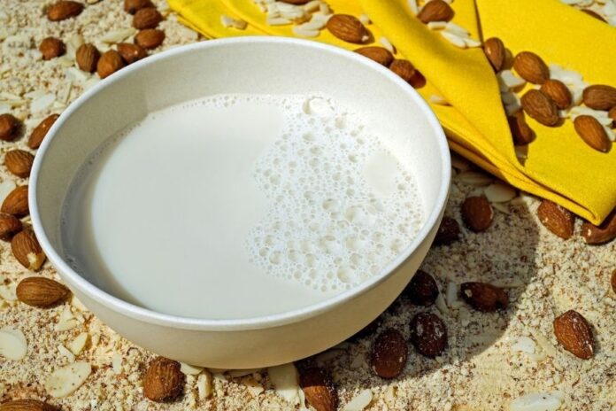 leche-almendras Receta: Coca de Sant Joan