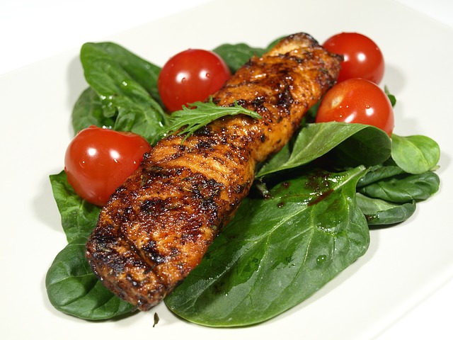 Ensalada de salmón a la parrilla